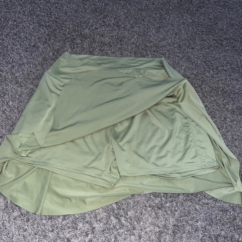 New In Sage Green Crossover Waist Athletic Skort NS50032 Large - Picture 2 of 6